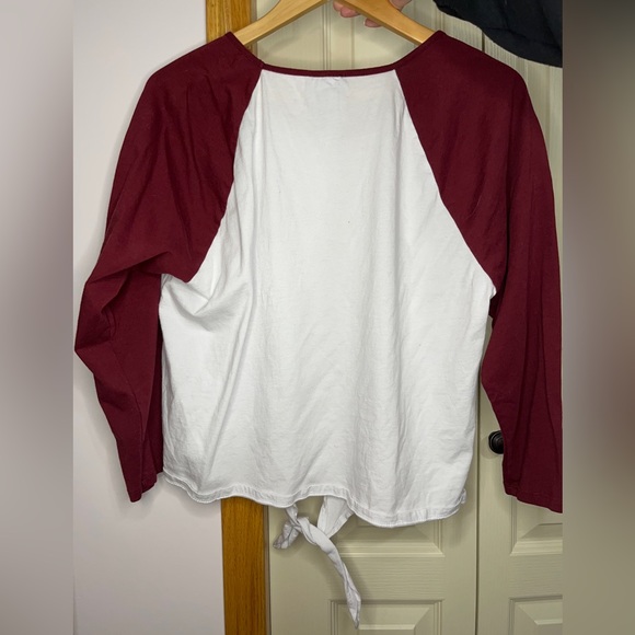 NWOT Burgundy and White 3/4 sleeve t-shirt front tie musical notes detail - Picture 2 of 5